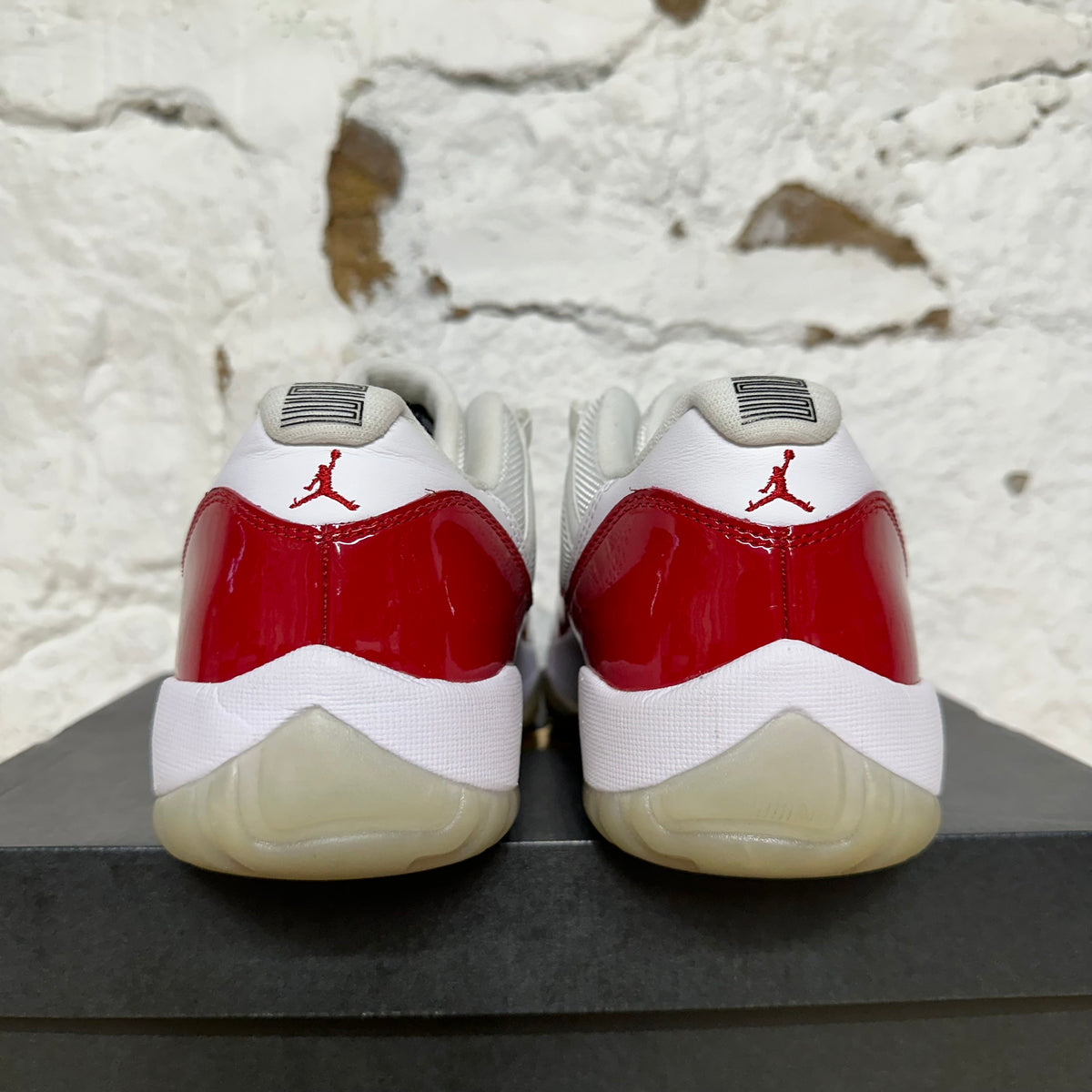 Air Jordan 11 Low Cherry (2016) Sz 9.5