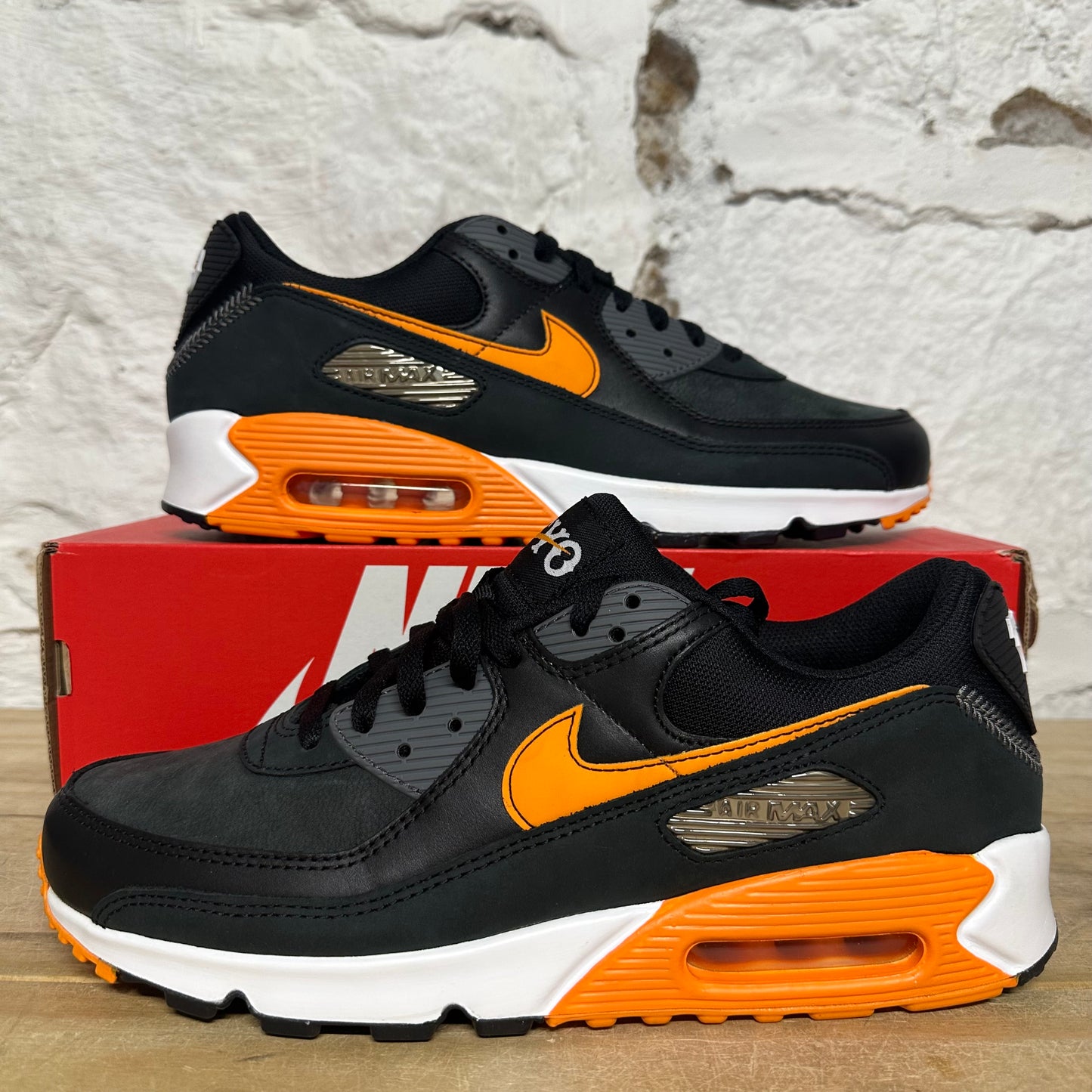 Nike Air Max 90 Tokyo Giants Sz 11 DS