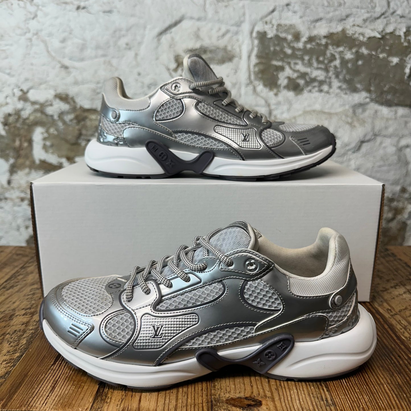 Louis Vuitton Olympia Silver White Sneaker Sz 6.5 (39)
