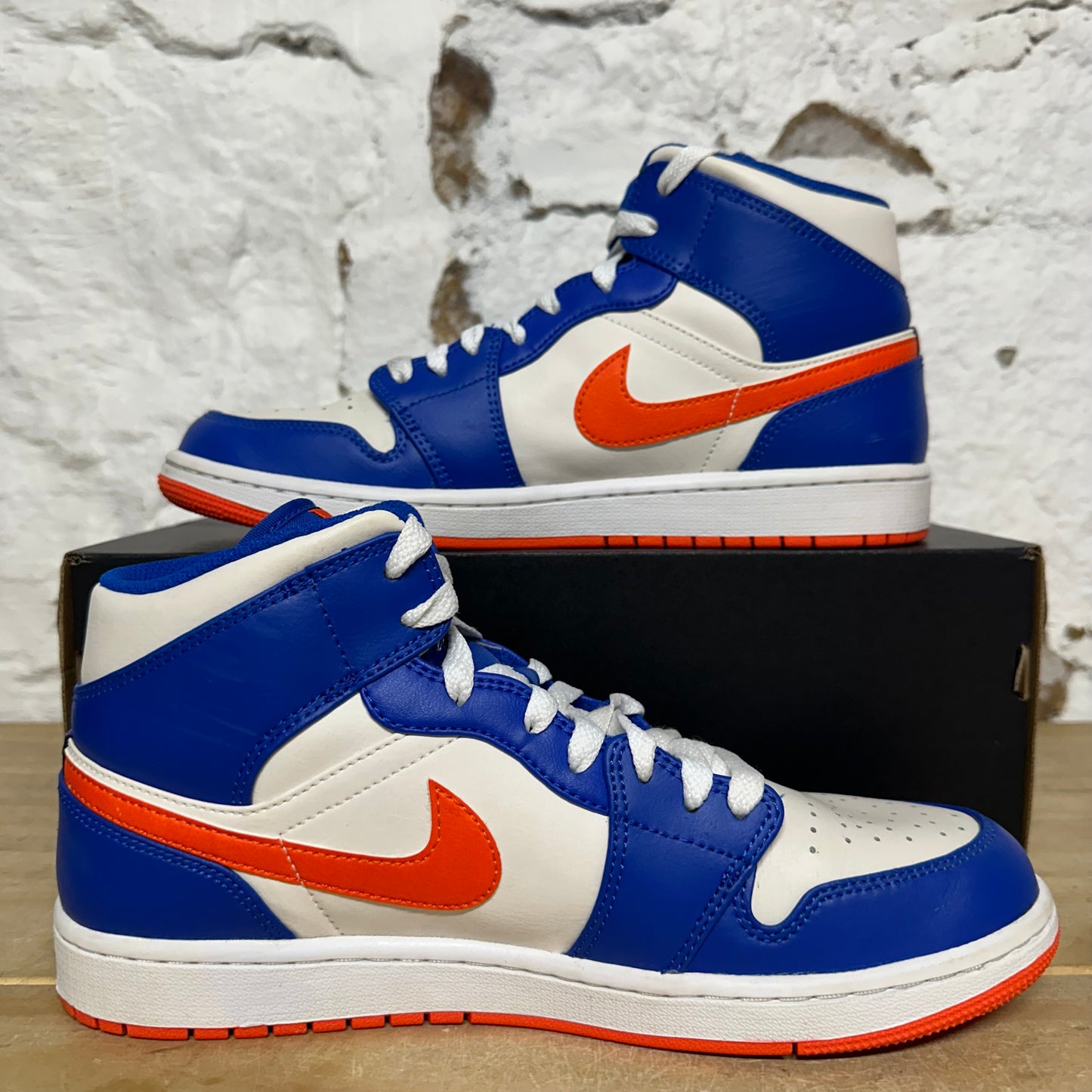 Air Jordan 1 Mid Knicks Sz 9.5
