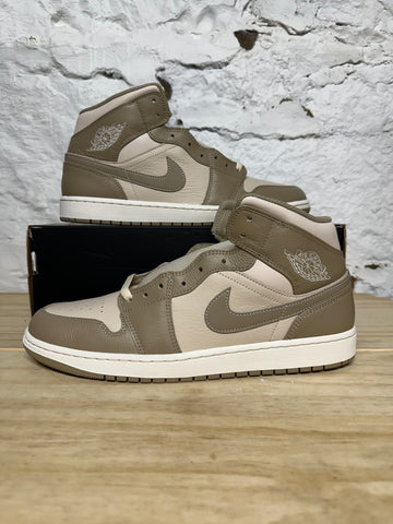 Air Jordan 1 Mid Legend Brown Sz 13 DS