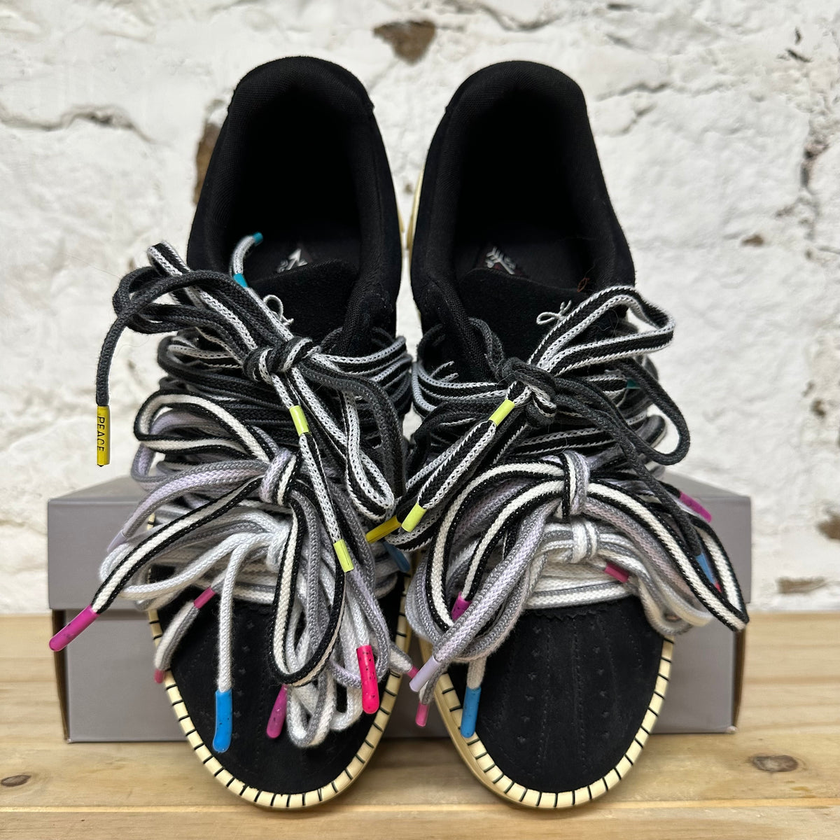 Anta Kai Hela Black Sz 9.5