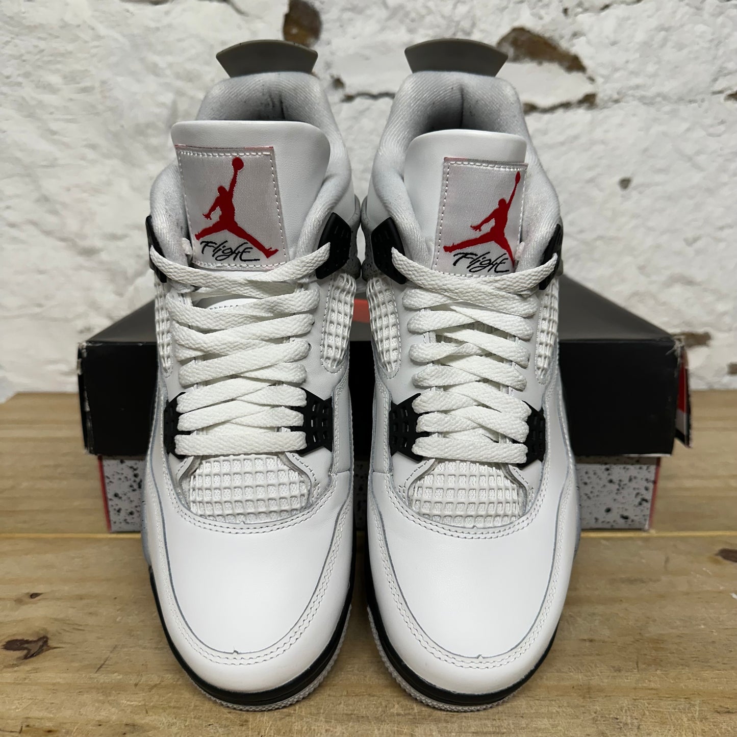 Air Jordan 4 White Cement (2025)  Sz 9.5