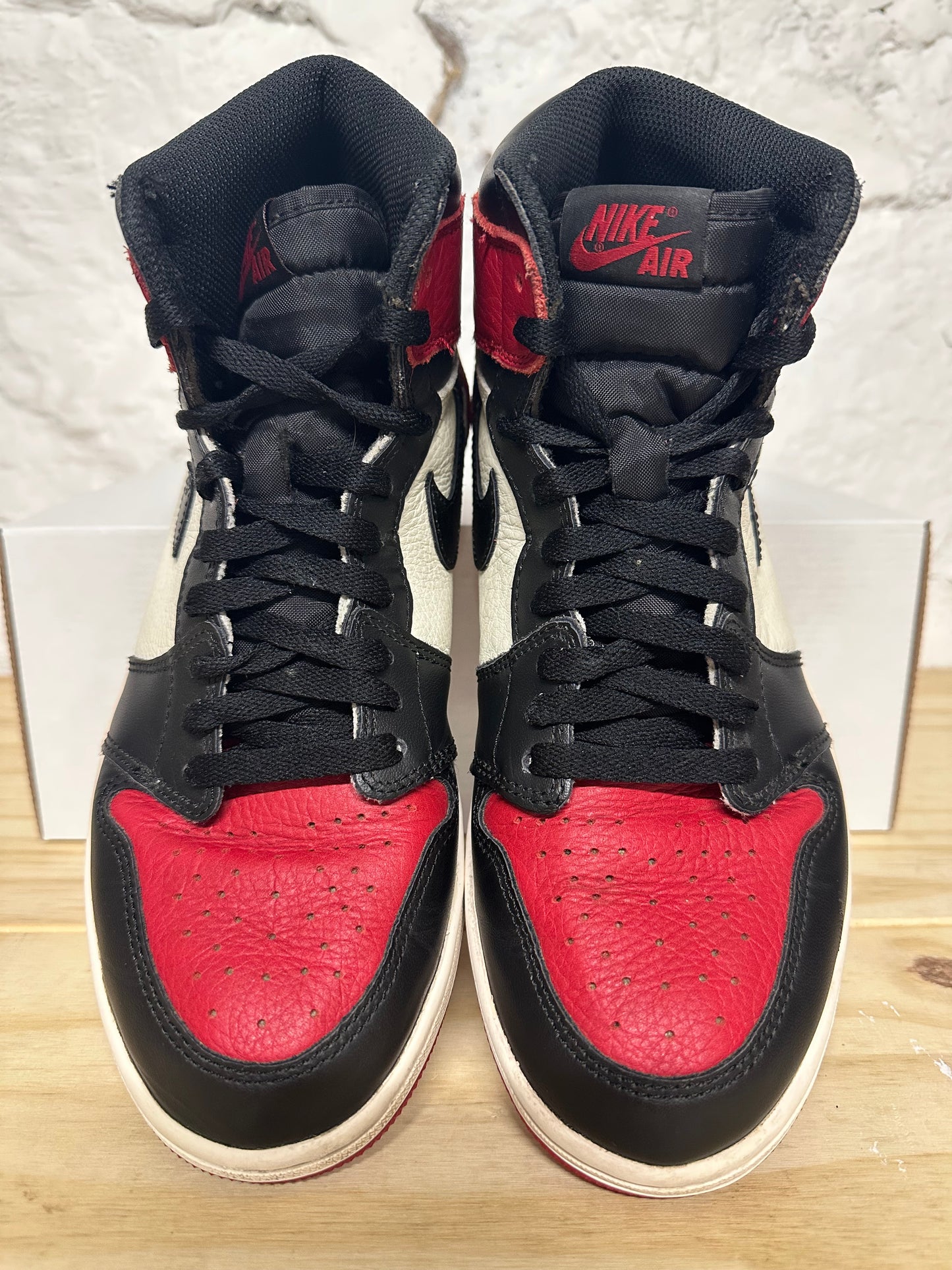 Air Jordan 1 High Bred Toe Sz 8.5