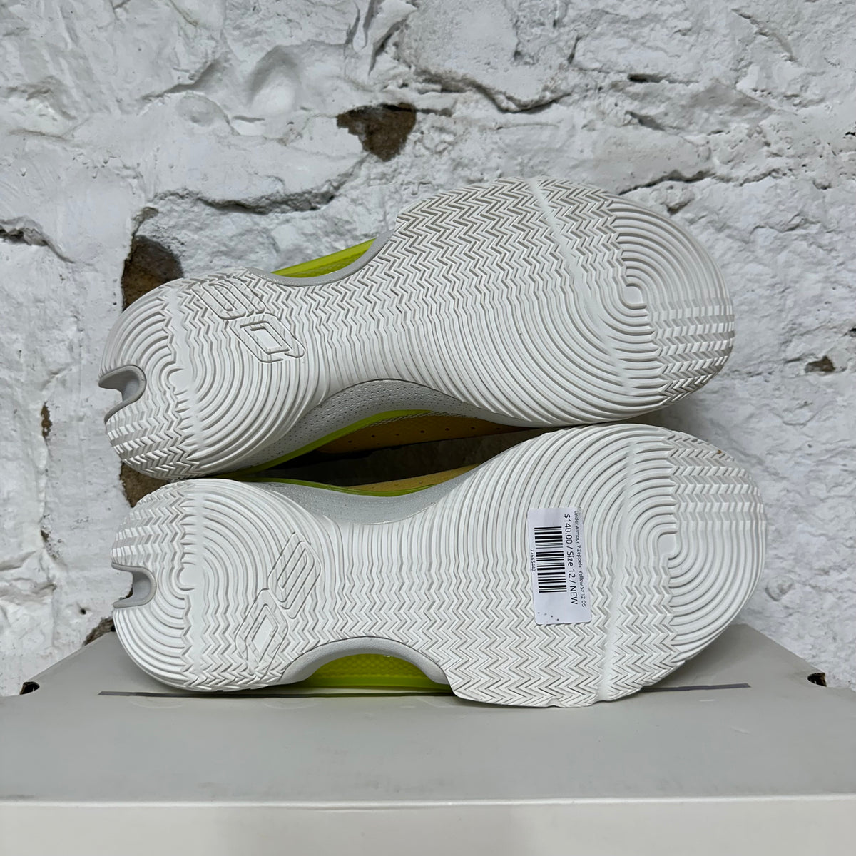 Under Armour 7 Zeppelin Yellow Sz 12 DS