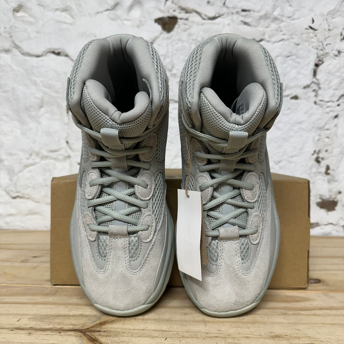 Yeezy Desert Boot Salt Sz 9 DS