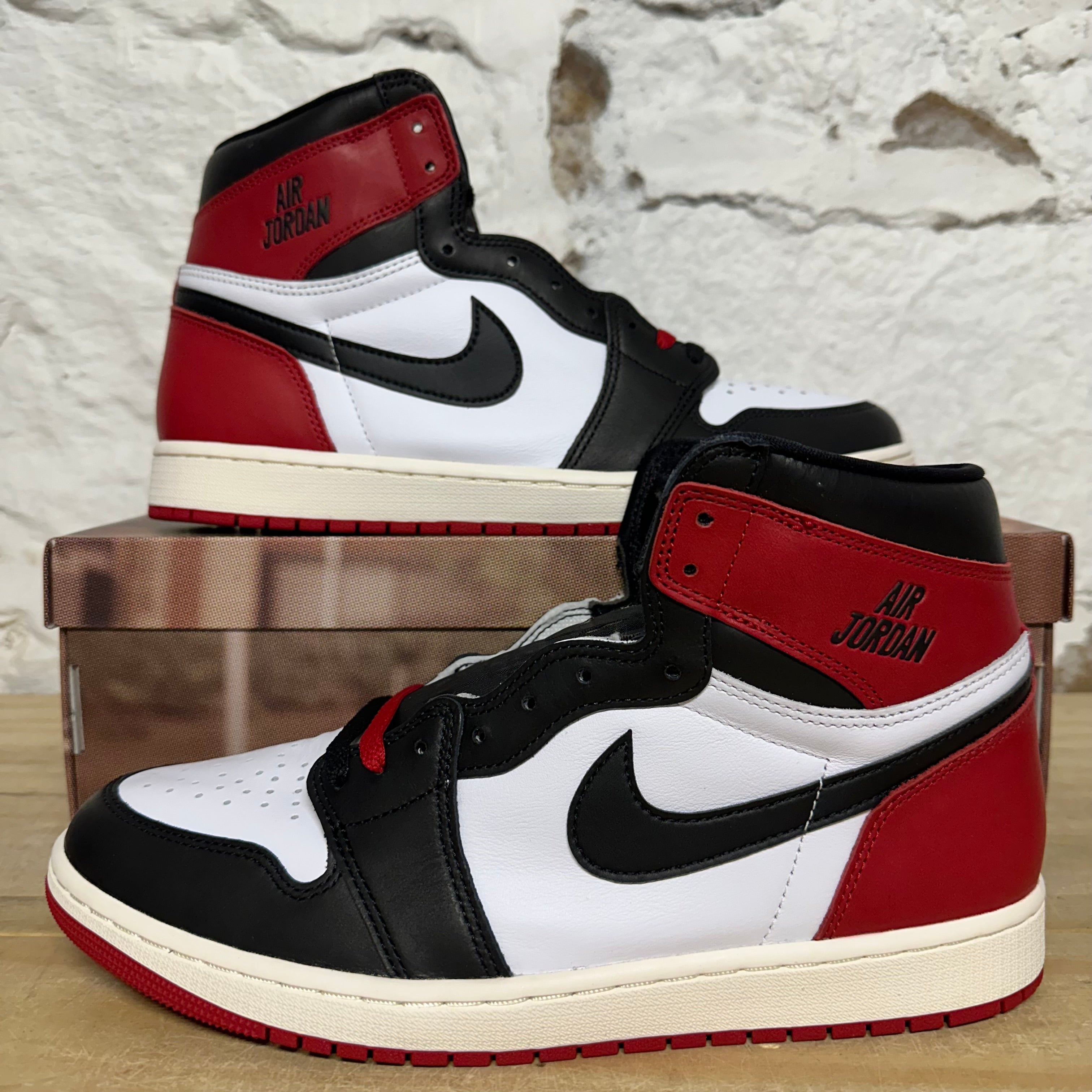 Air Jordan 1 High Black Toe Reimagined Sz 11.5 DS