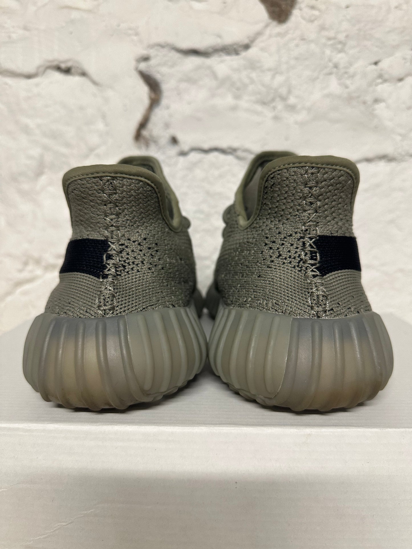 Yeezy 350 V2 Granite Sz 9.5