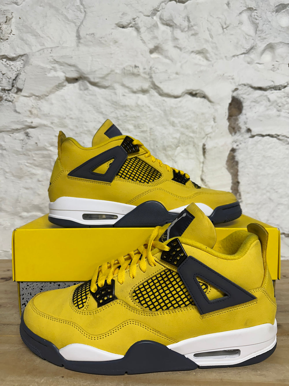 Air Jordan 4 Lightning Sz 10