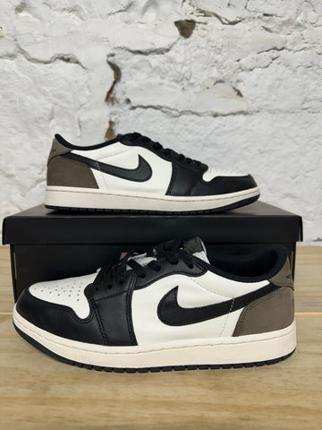 Air Jordan 1 Low Mocha Sz 9.5