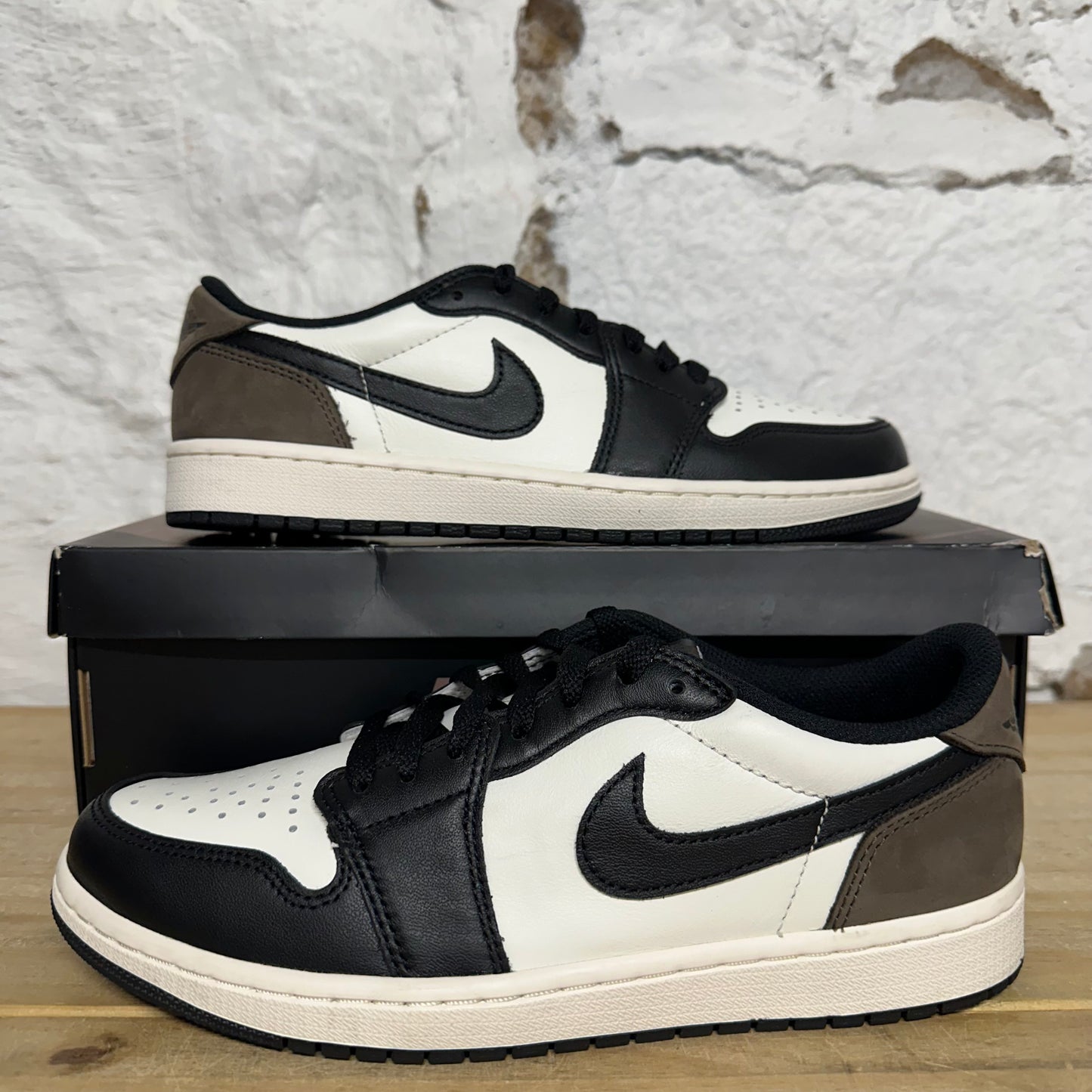 Air Jordan 1 Low Mocha Sz 8.5