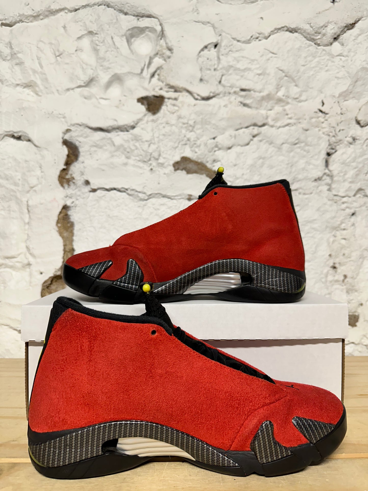 Air Jordan 14 Ferrari Sz 8.5