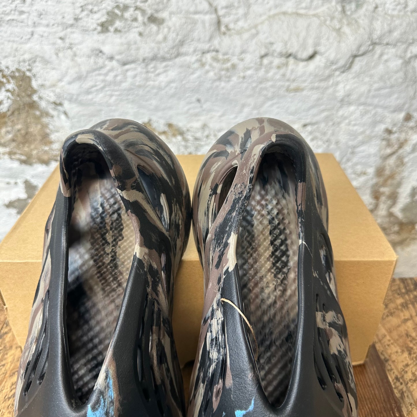 YZY Foam Runner MX Cinder Sz 12 DS