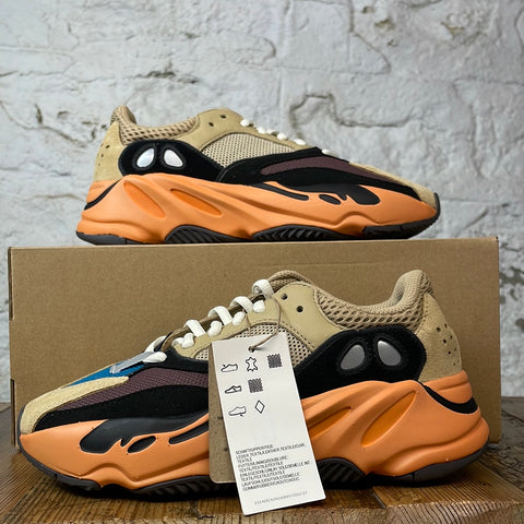 Yeezy 700 Enflame Amber Sz 4 DS