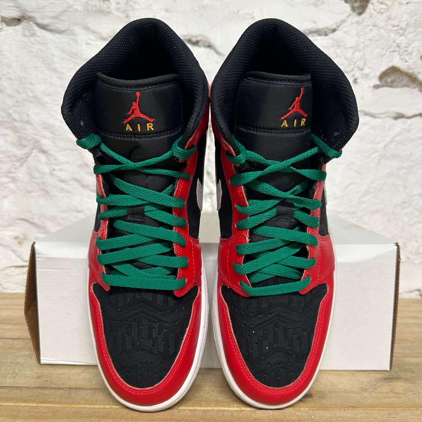 Air Jordan 1 Mid Christmas Sz 10.5