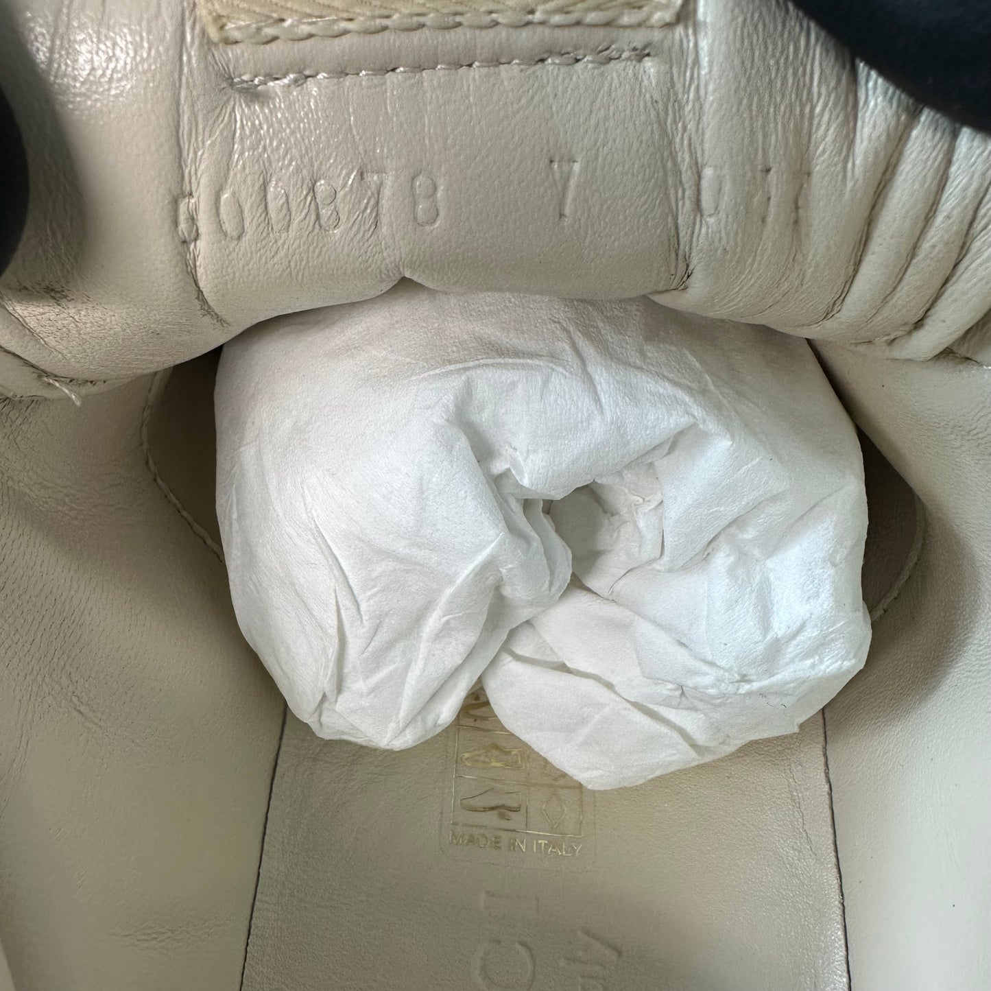 Gucci Rhyton Vintage Logo Cream Sneaker Sz 7