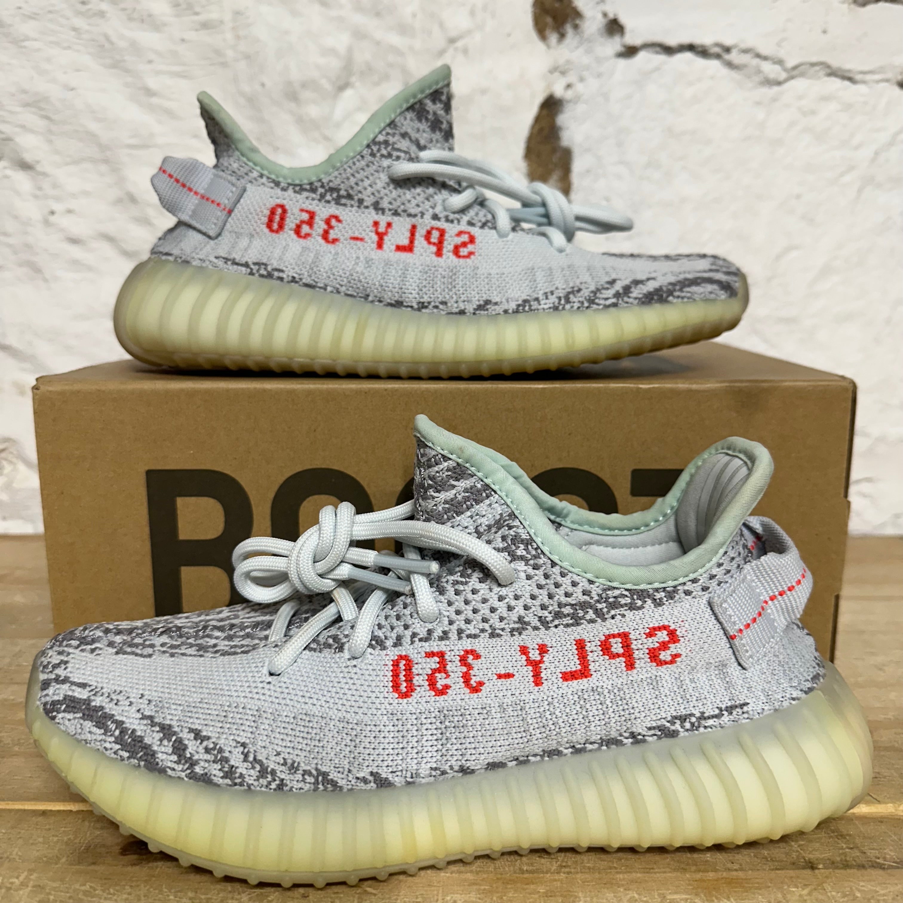 Yeezy 350 V2 Blue Tint Sz 5
