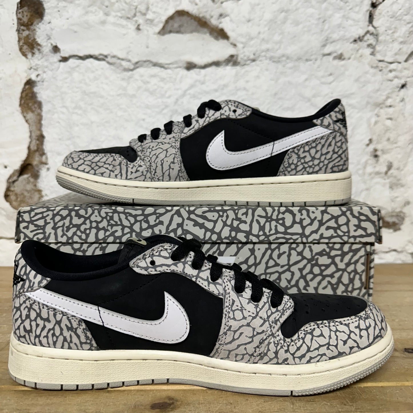 Air Jordan 1 Low Black Cement Sz 7.5