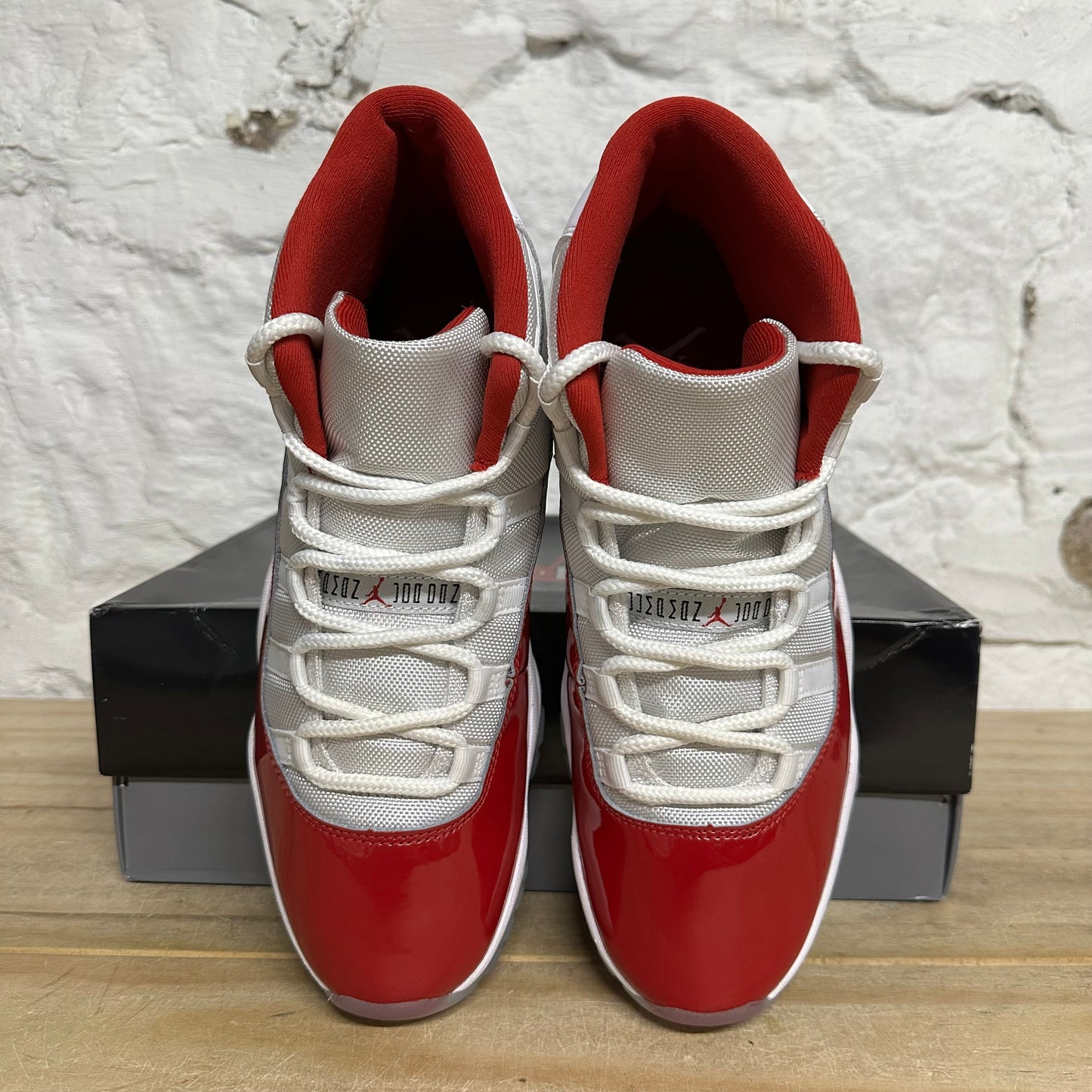 Air Jordan 11 High Cherry Sz 10.5