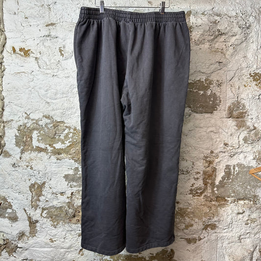GV Gallery Aged Black Script Sweatpants Sz L