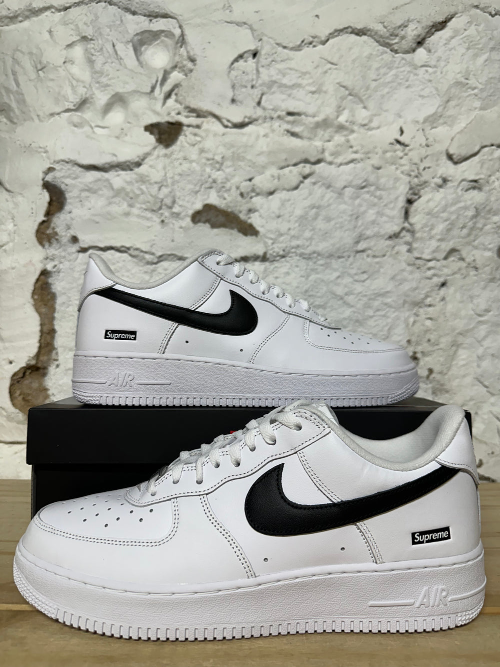 Nike Air Force 1 Low Supreme Black White Sz 11 DS