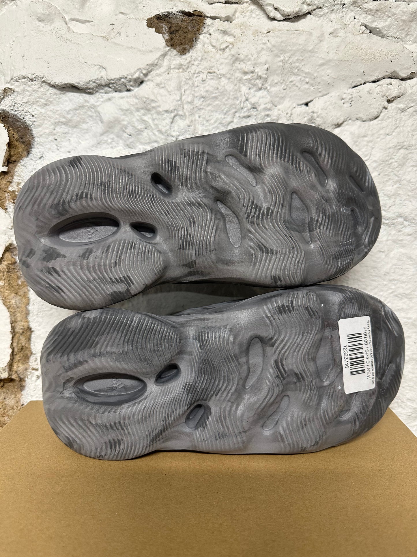 Yeezy Foam Runner MX Granite Sz 6 DS