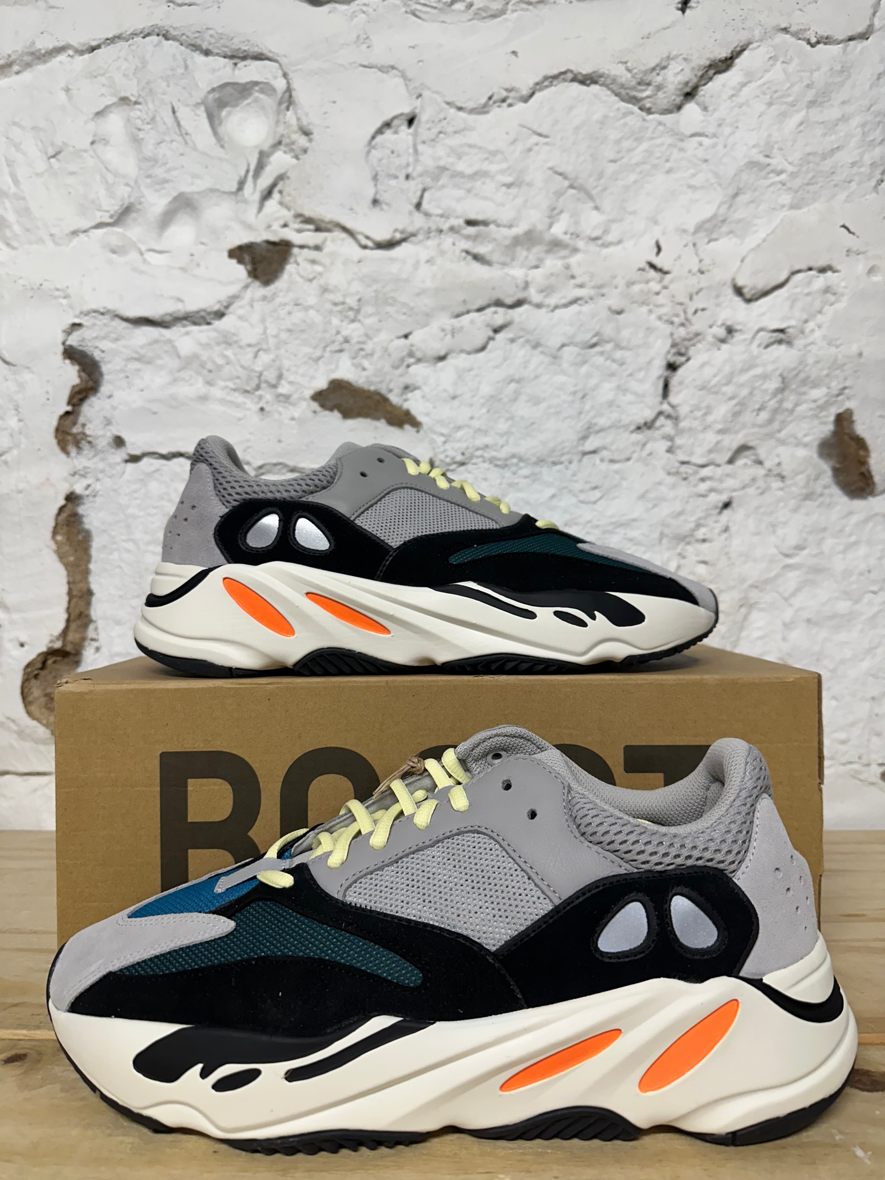 Yeezy 700 Wave Runner Sz 11 DS