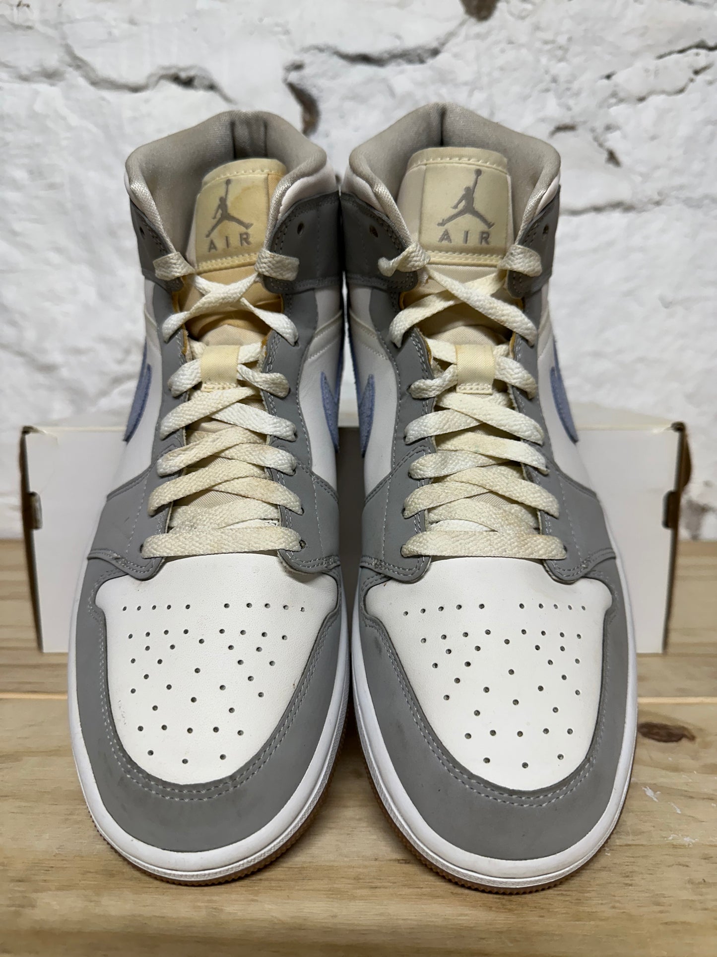 Air Jordan 1 Mid Wolf Grey Aluminum Sz 10.5 (12W)