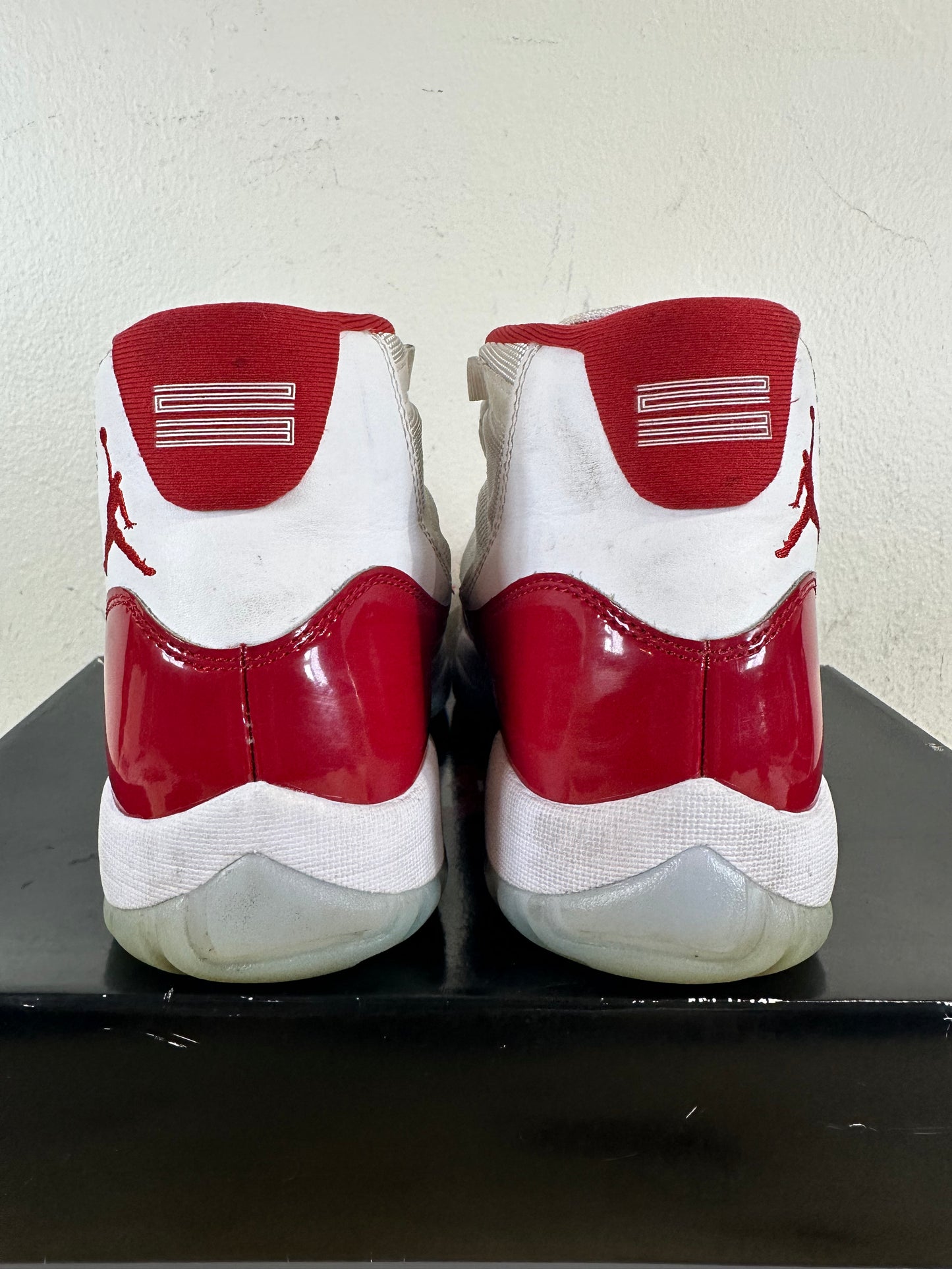 Air Jordan 11 High Cherry Sz 9