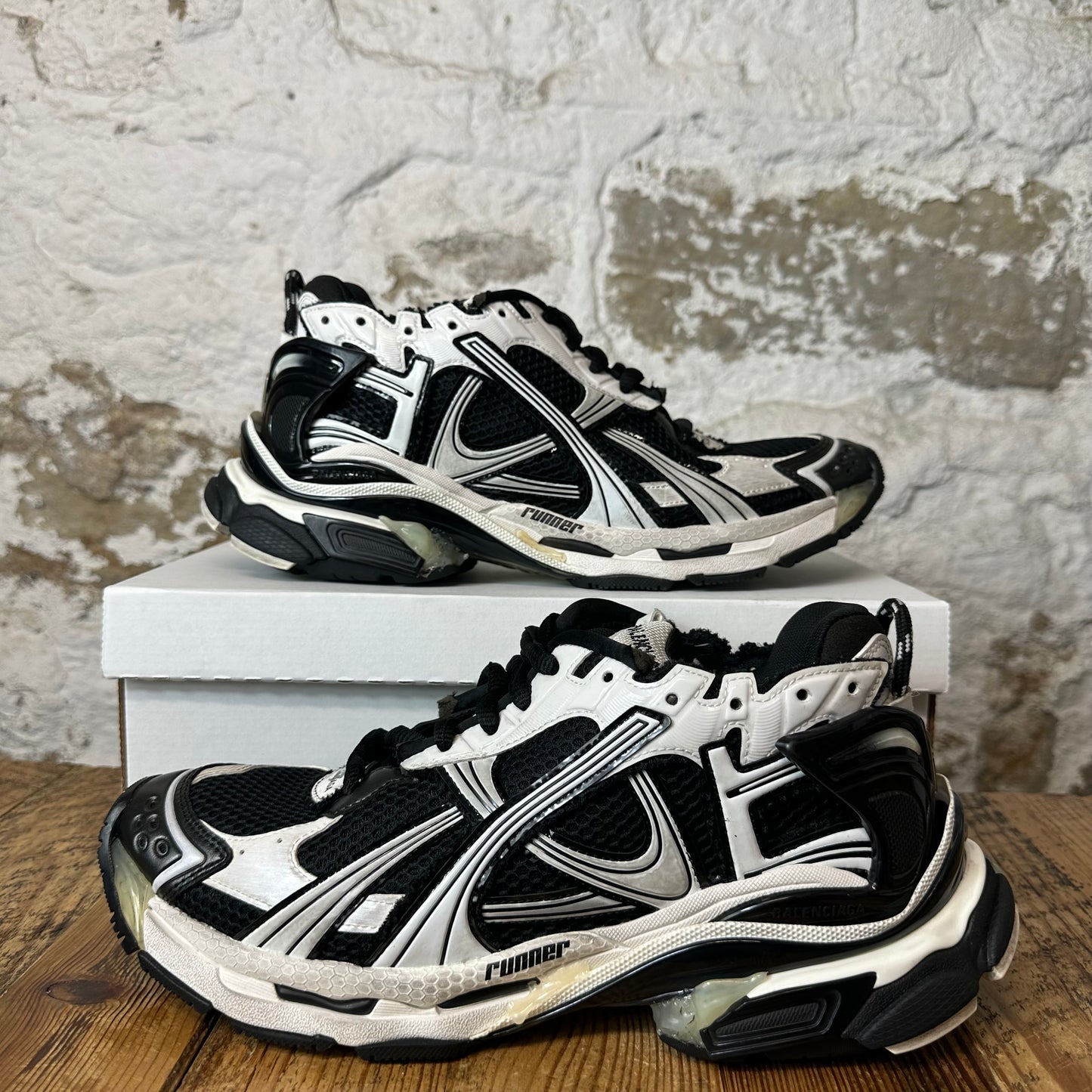 Balenciaga Runner Black White Sneaker Sz 10 (43)