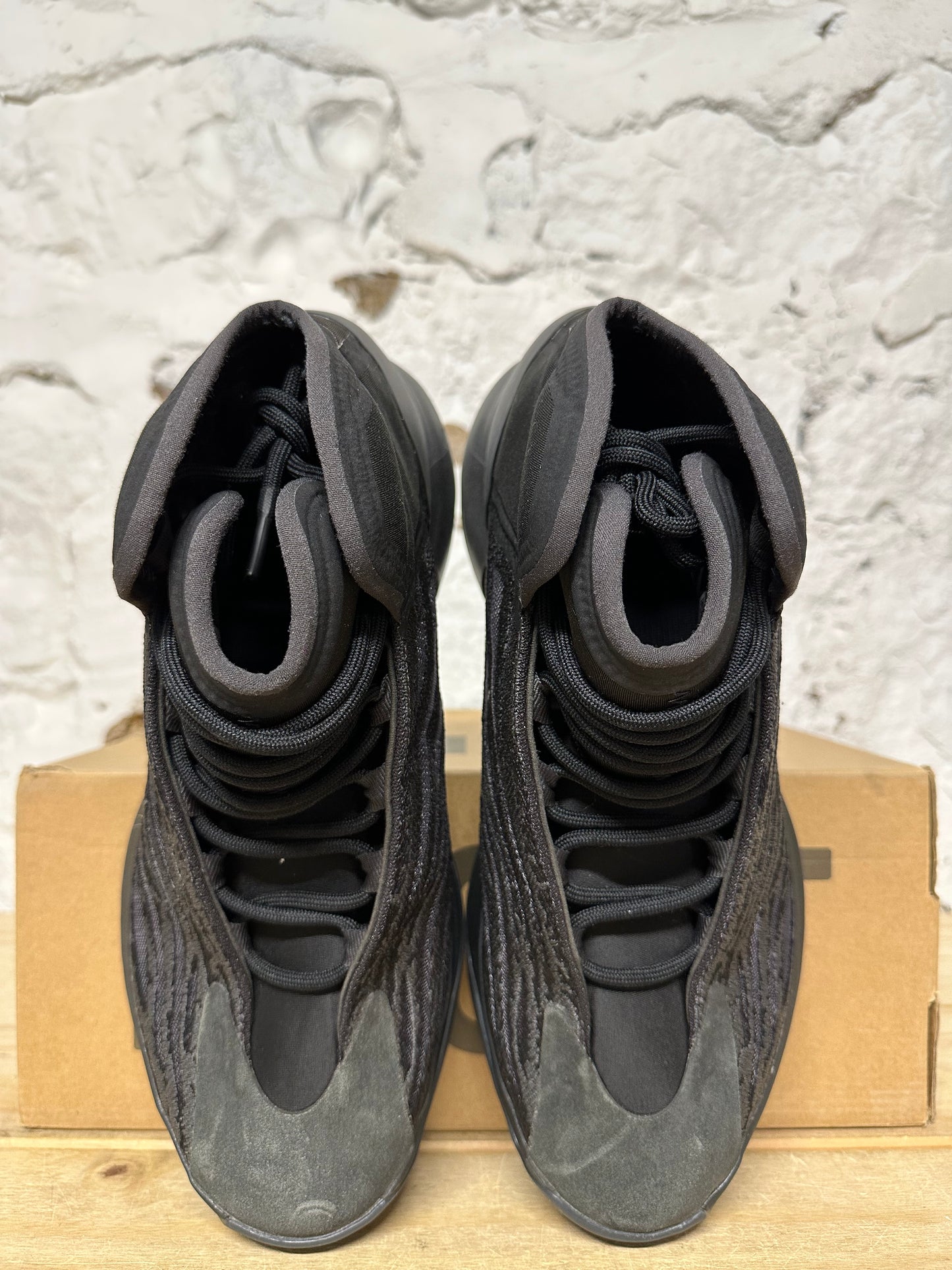 Yeezy QNTM Onyx Sz 12