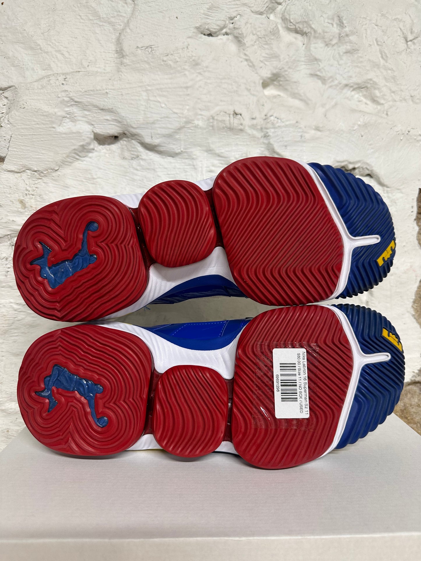 Nike LeBron 16 Superman Sz 11