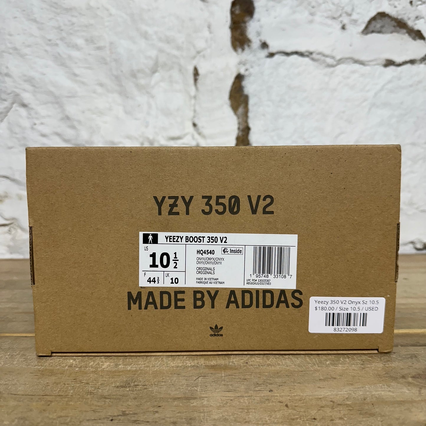 Yeezy 350 V2 Onyx Sz 10.5