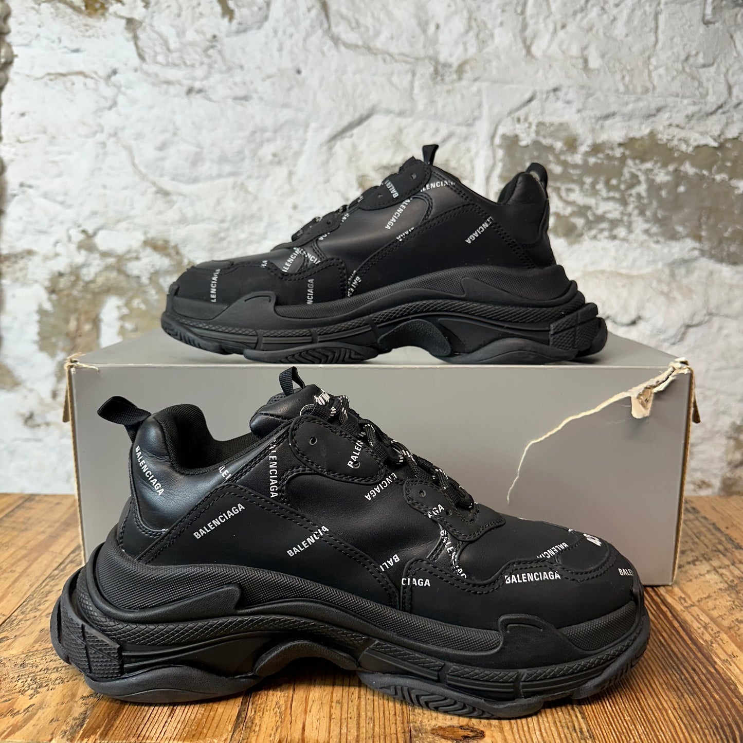 Balenciaga Triple S All Over Logos Black Sneaker Sz 9 (42)
