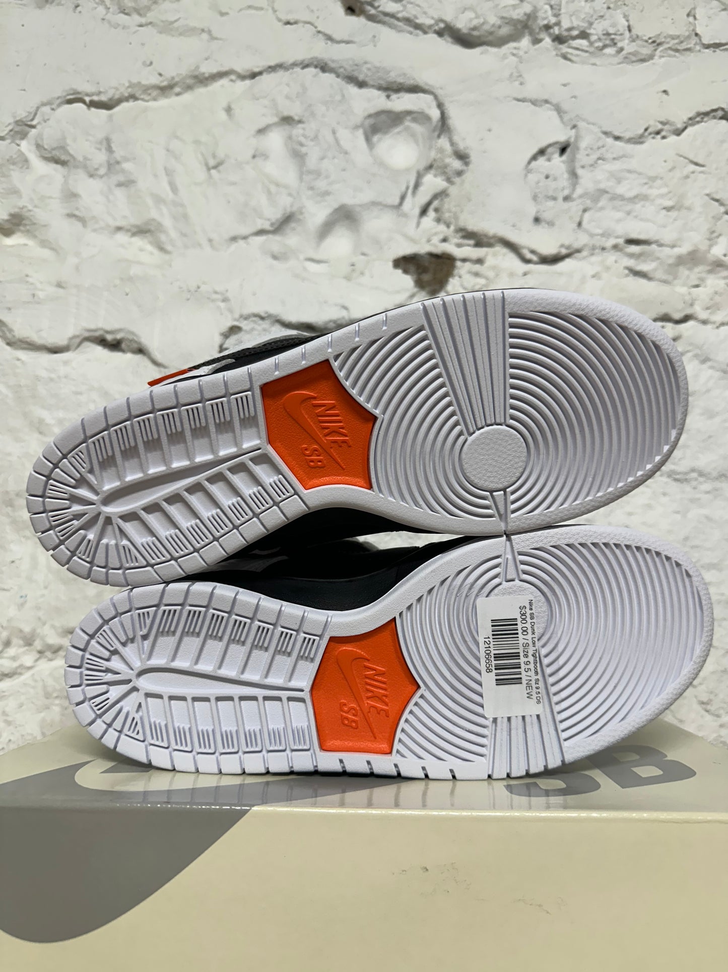 Nike SB Dunk Low Tightbooth Sz 9.5 DS