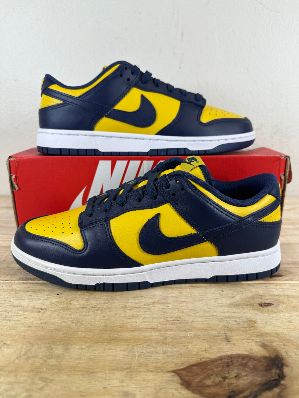 Nike Dunk Low Michigan Sz 9 DS