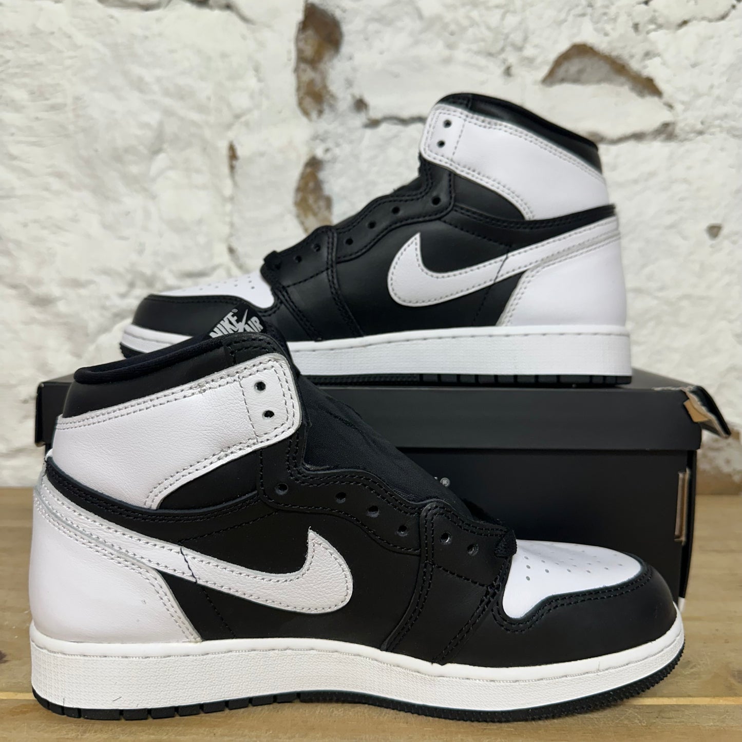 Air Jordan 1 High Black White Sz 6.5Y DS
