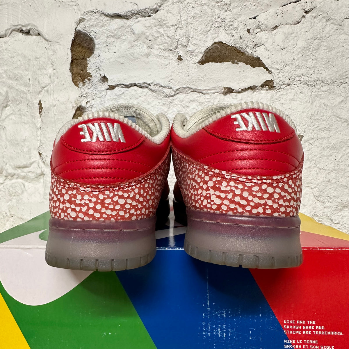 Nike SB Dunk Low Stingwater Magic Mushroom Sz 9