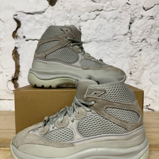 Yeezy Desert Boot Salt Sz 6 – The Gallery Online display picture 1