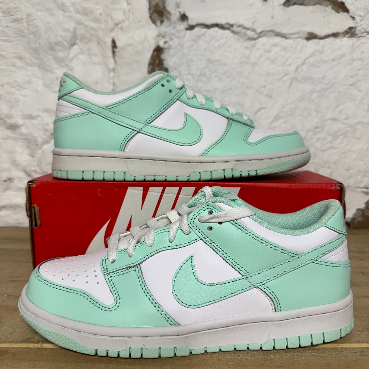 Nike Dunk Low Mint Foam Sz 5Y DS