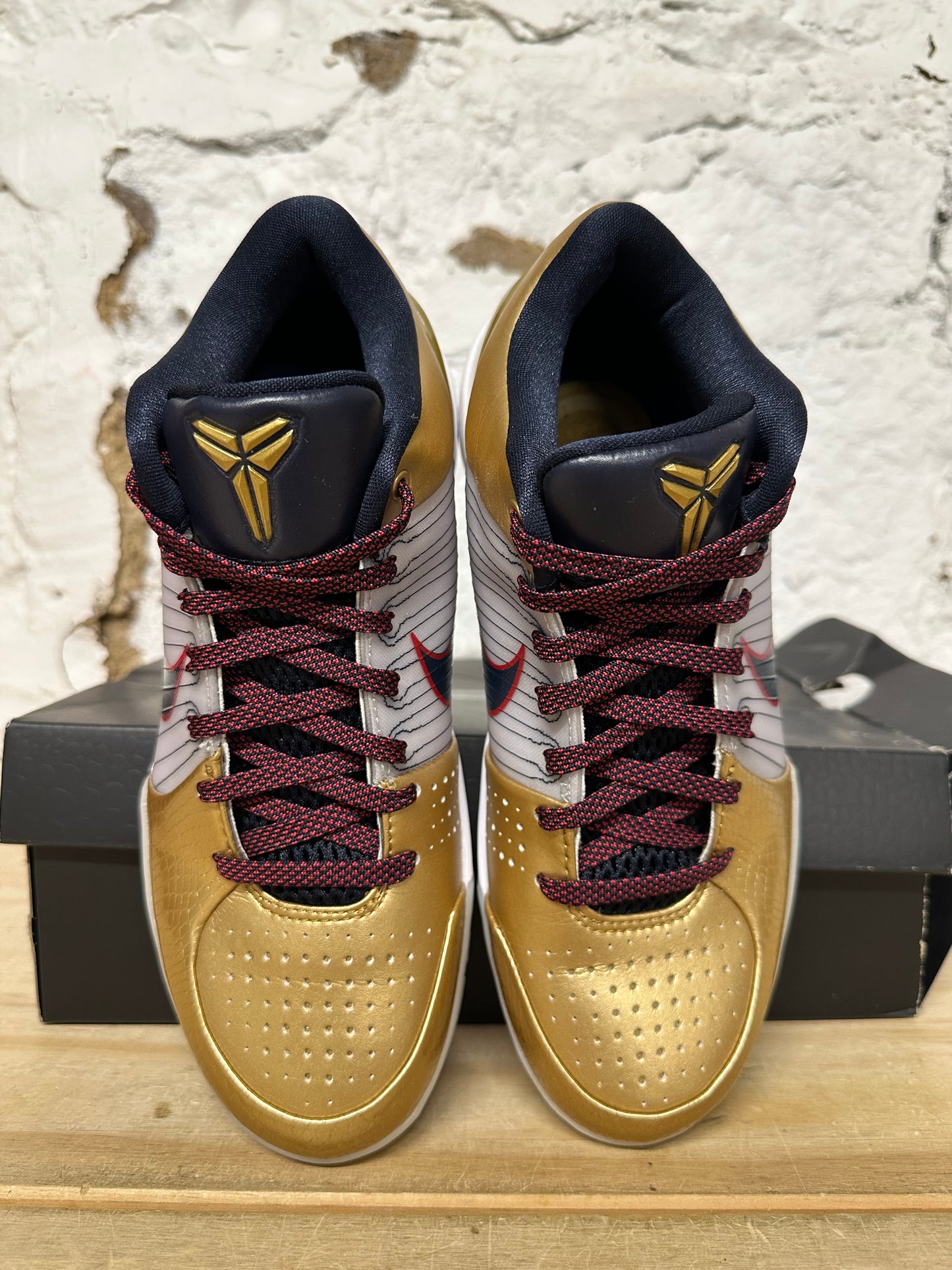 Nike Kobe 4 Gold Medal Sz 7