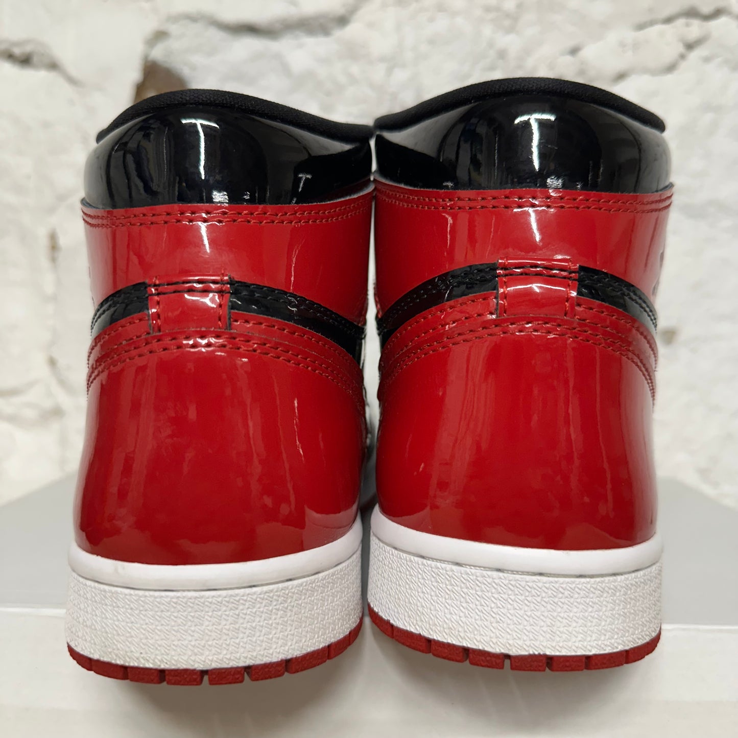 Air Jordan 1 High Patent Bred Sz 9