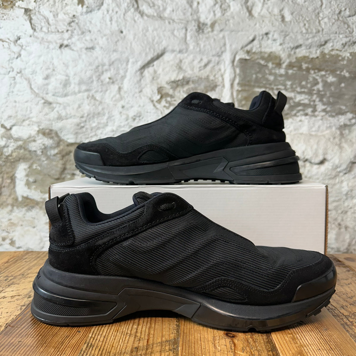 Givenchy GIV1 Triple Black Mesh Runner Sneaker Sz 11 (44)