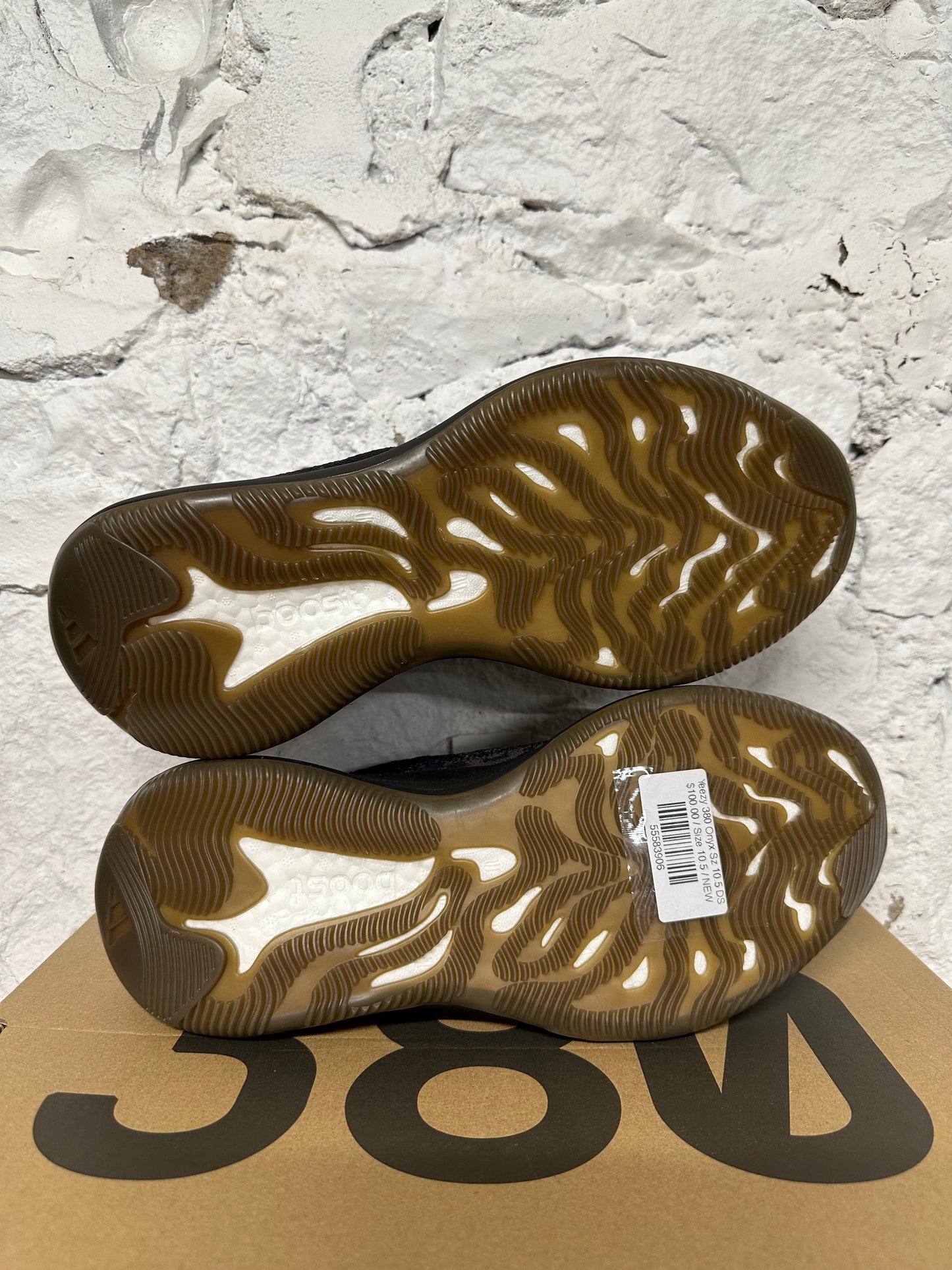 Yeezy 380 Onyx Sz 10.5 DS