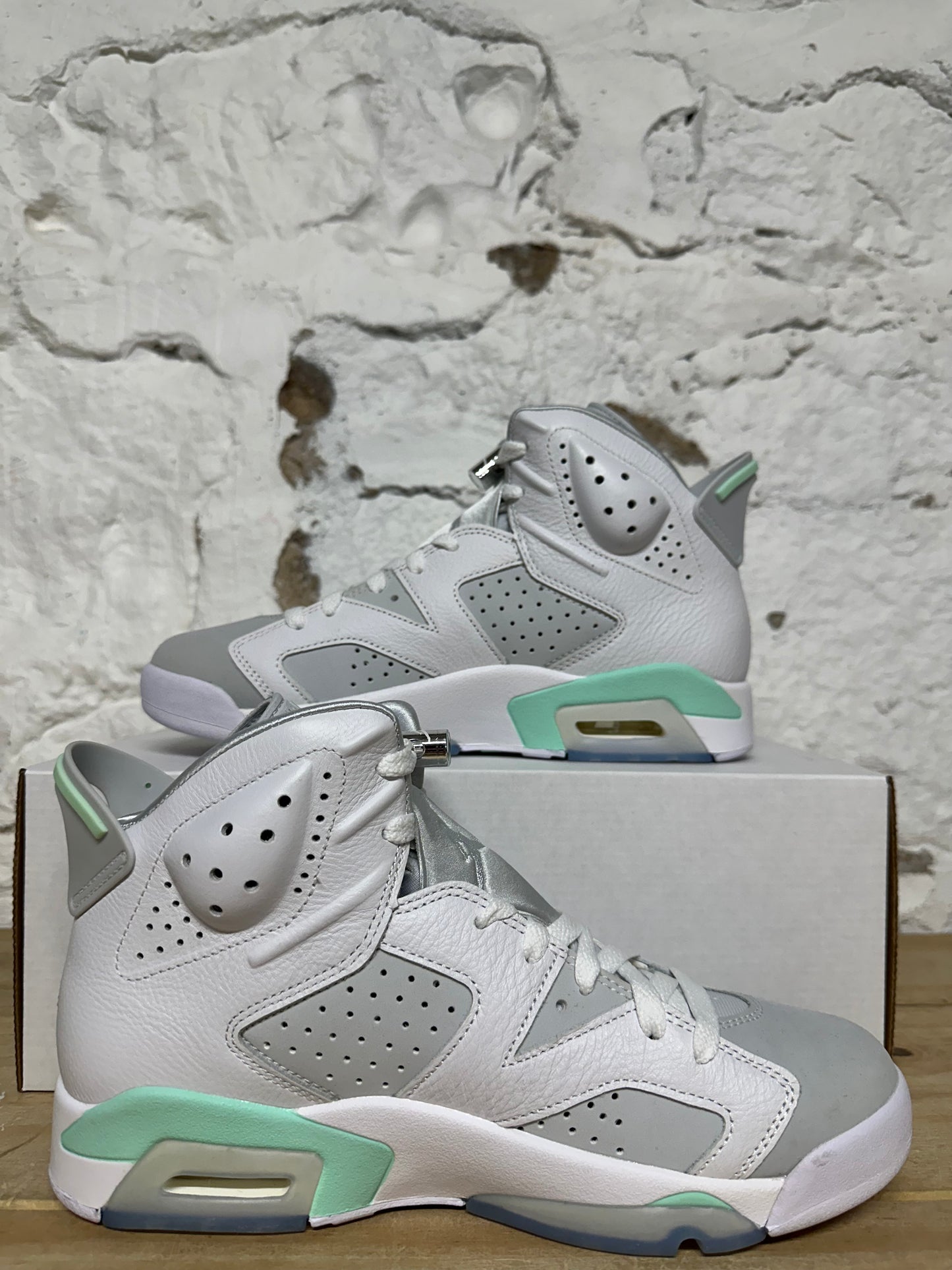 Air Jordan 6 Mint Foam Sz 7.5 (9W) DS