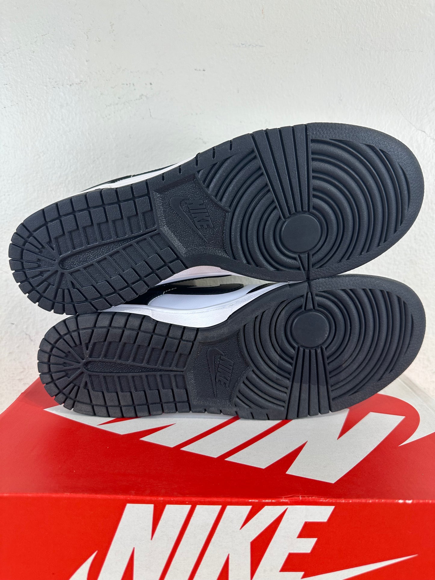 Nike Dunk Low Panda Sz 9 DS