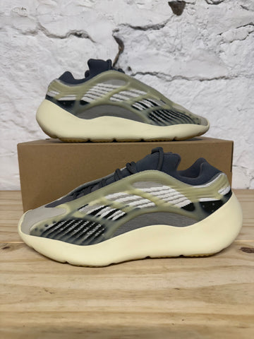 Yeezy 700 Fade Salt Sz 11