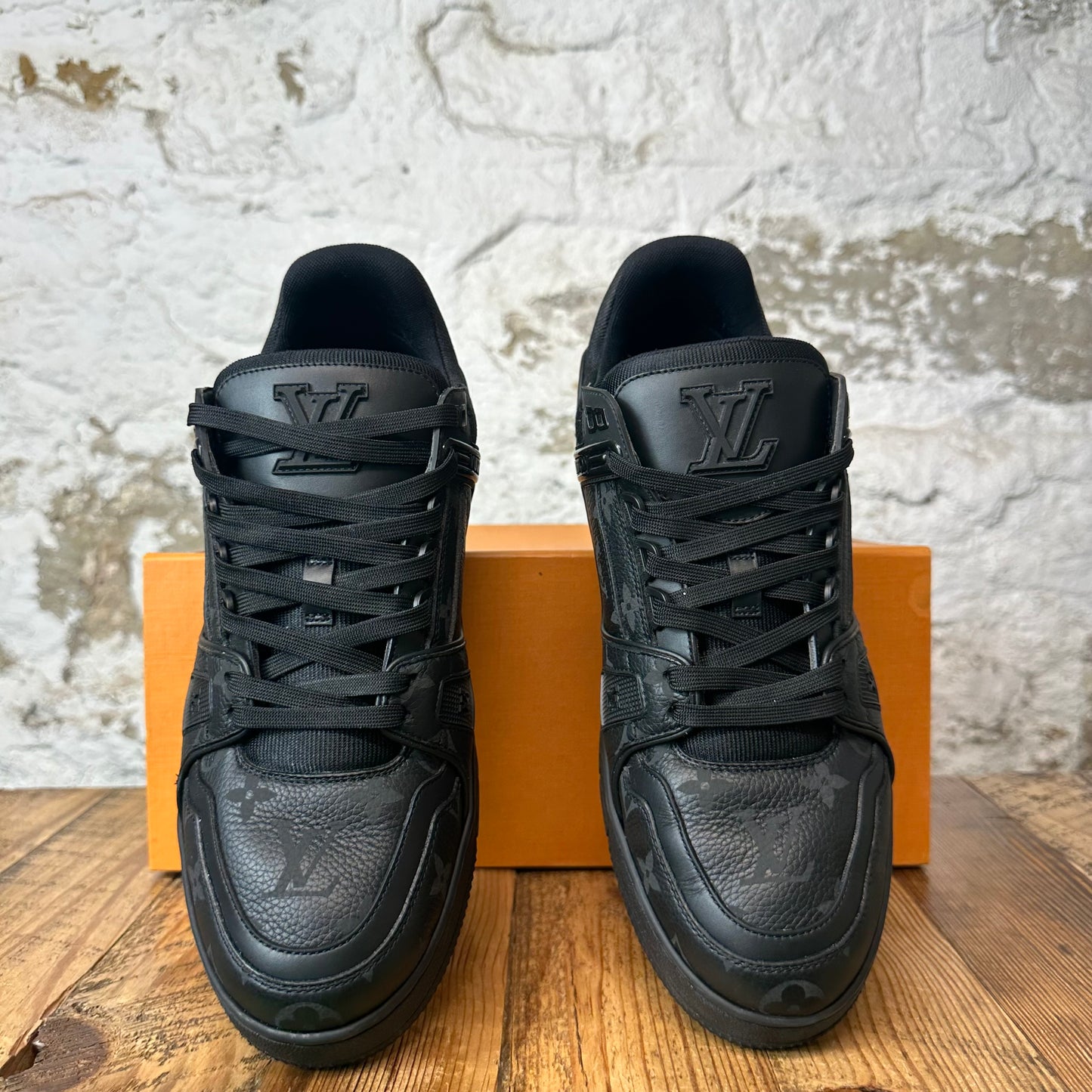 Louis Vuitton Triple Black Monogram Trainer Sneaker Sz 9.5 (8LV)