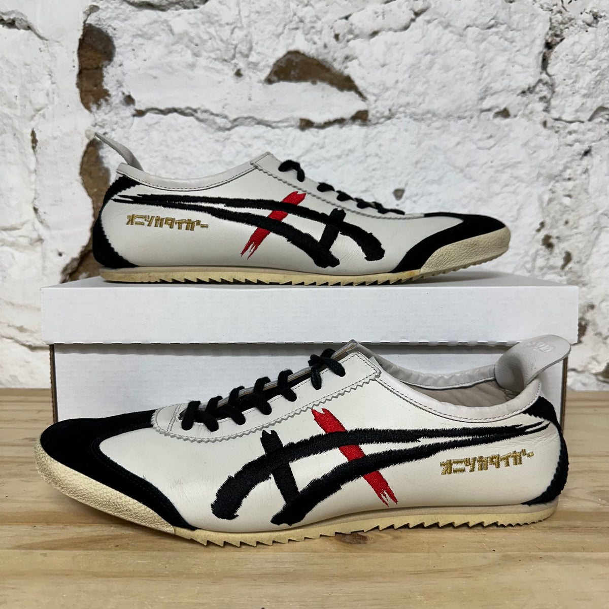 Ontisuka Tiger Mexico 66 Deluxe Katana White Black Sz 11.5
