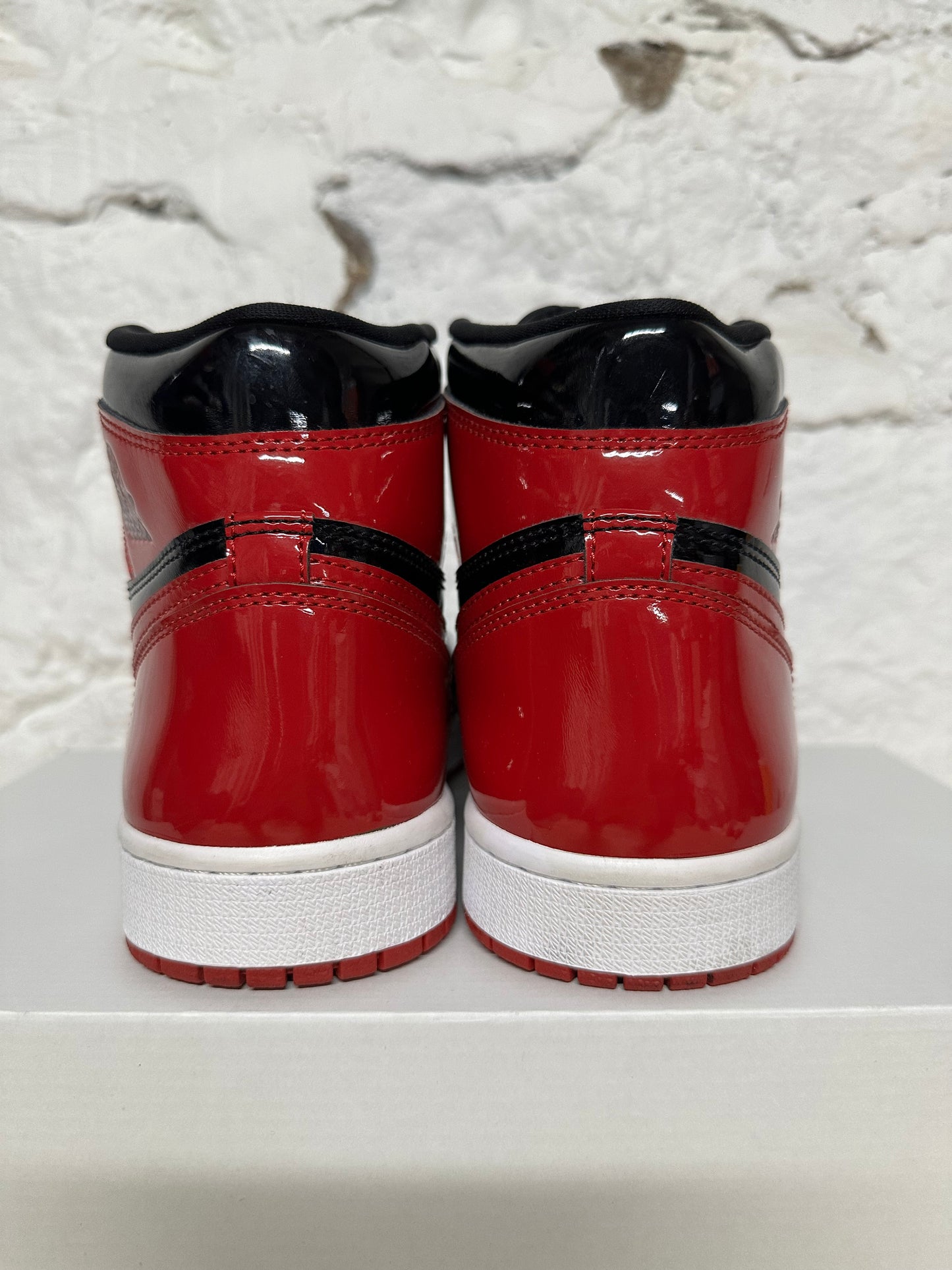 Air Jordan 1 High Patent Bred Sz 9